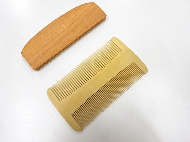 JAPANESE KIMONO / ANTIQUE HON-TSUGE HAIR-TYING